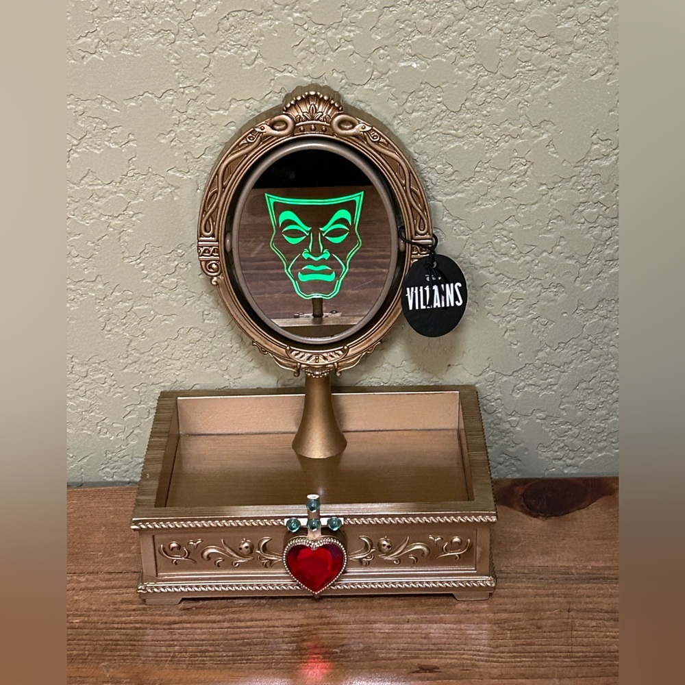 Bath & Body Works Disney Villains Body Care Tray NWT